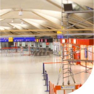 Travaux éclairage en hauteur bâtiment